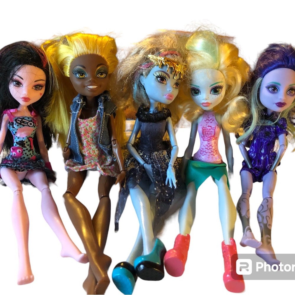 Lot of 5 Monster High Dolls Twyla, Lagoona Blue, Abby, Claudia Wolf